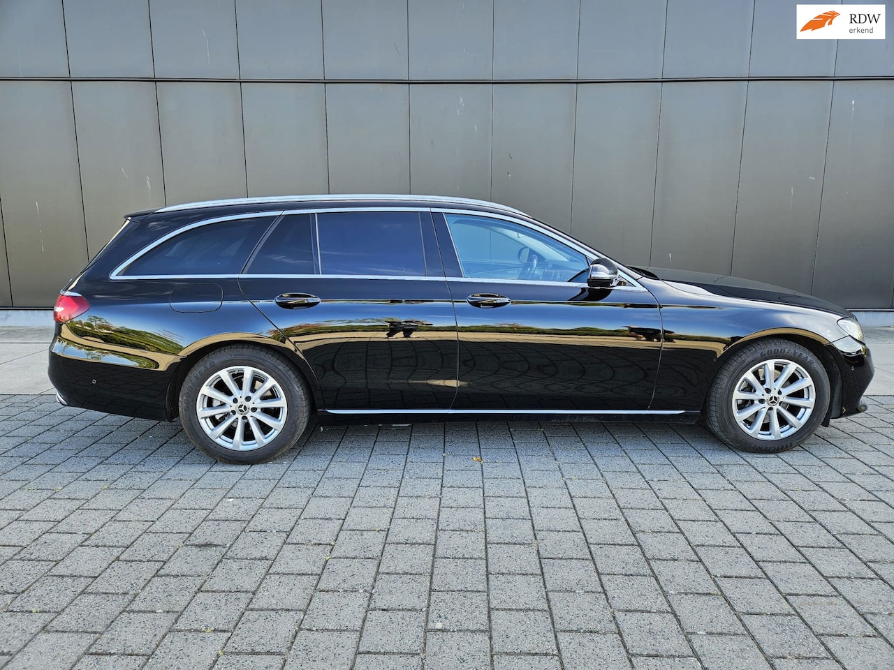 Mercedes-Benz E-klasse Estate - 200 4MATIC Premium Plus/ 360 CAMERA/ PARK ASSIST/ BLIND SPOT ASSIST/ TREKHAAK - AutoWereld.nl