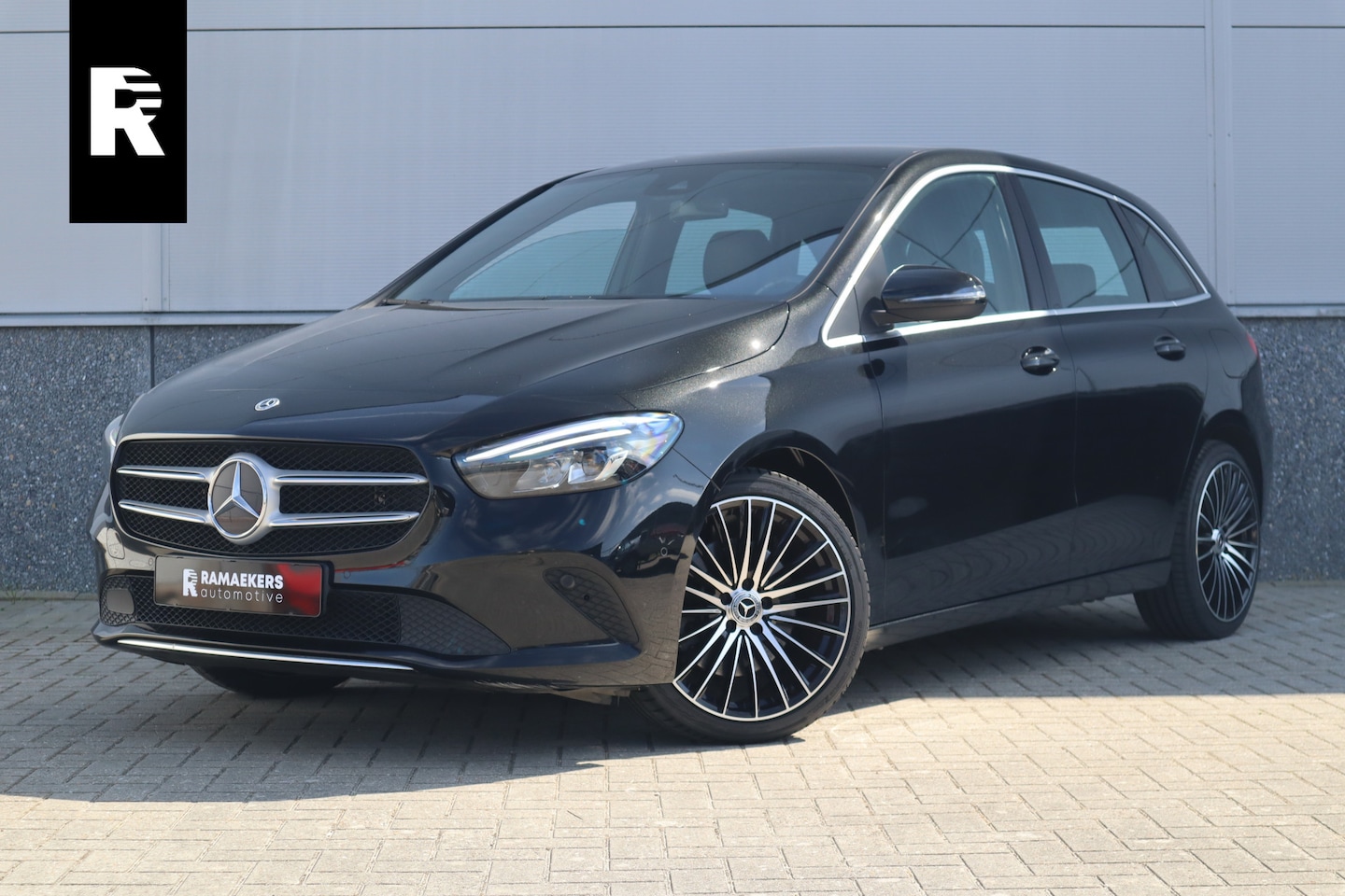 Mercedes-Benz B-klasse - 250 e Busin. Sfeerverlichting / Camera / 19inch / Trekhaak - AutoWereld.nl