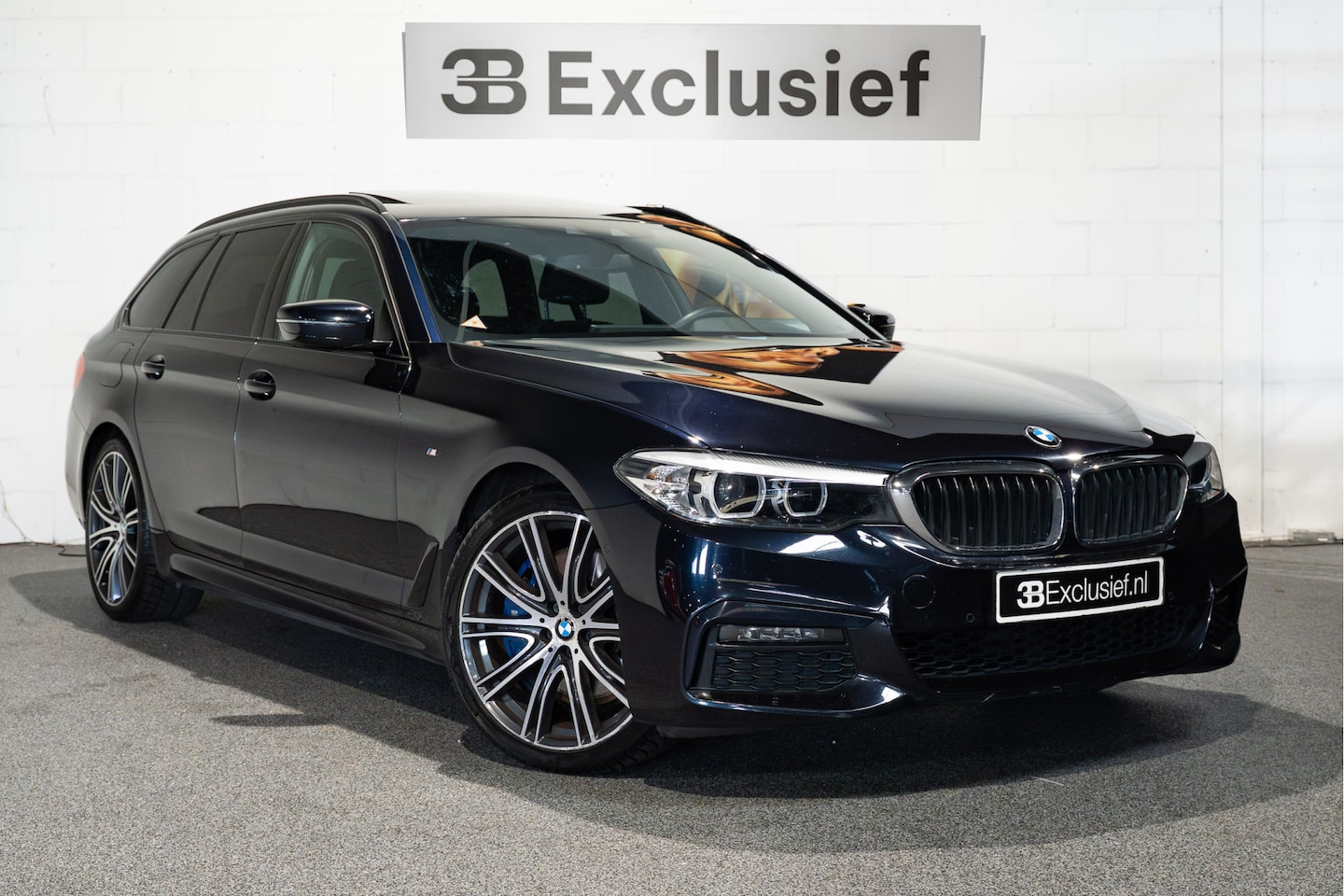 BMW 5-serie Touring - 540i xDrive High Executive Panoramadak | Harman Kardon Soundsystem - AutoWereld.nl