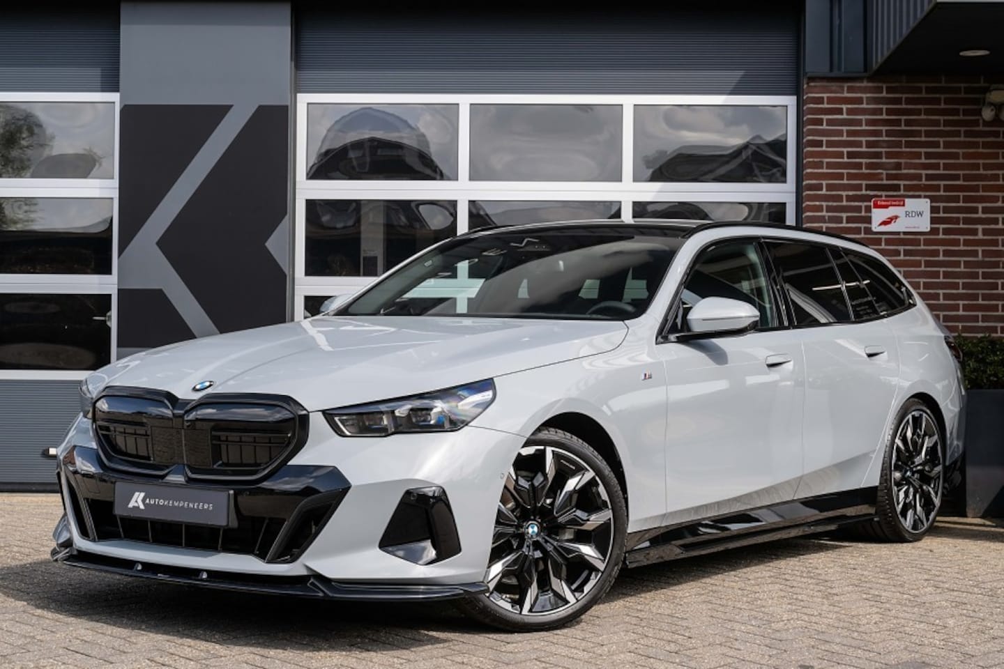 BMW 5-serie Touring - 520i M Sport | Panorama | Bowers & Wilkins | Head-Up | 360° | 21 Inch | Driving Ass. Plus - AutoWereld.nl