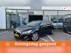 Hyundai i30 - 1.4 T-GDI Comfort AUTOMAAT | NAVI | CLIMA | CRUISE | STOEL/STUUR VERWARM. | CAMERA | PDC |