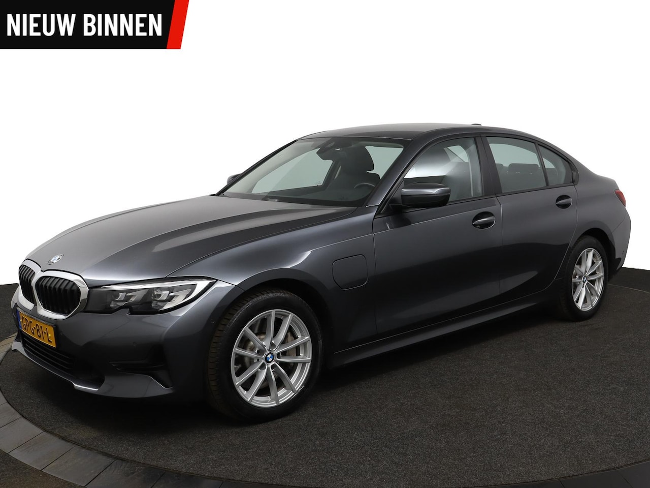 BMW 3-serie - 330e High Executive Airco Cruise Leder M-pakket - AutoWereld.nl