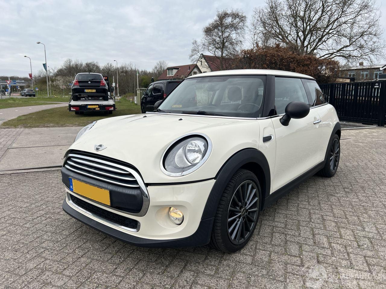 MINI One - 1.2 One Business | 89.818 KM !! | AUTOMAAT !! - AutoWereld.nl