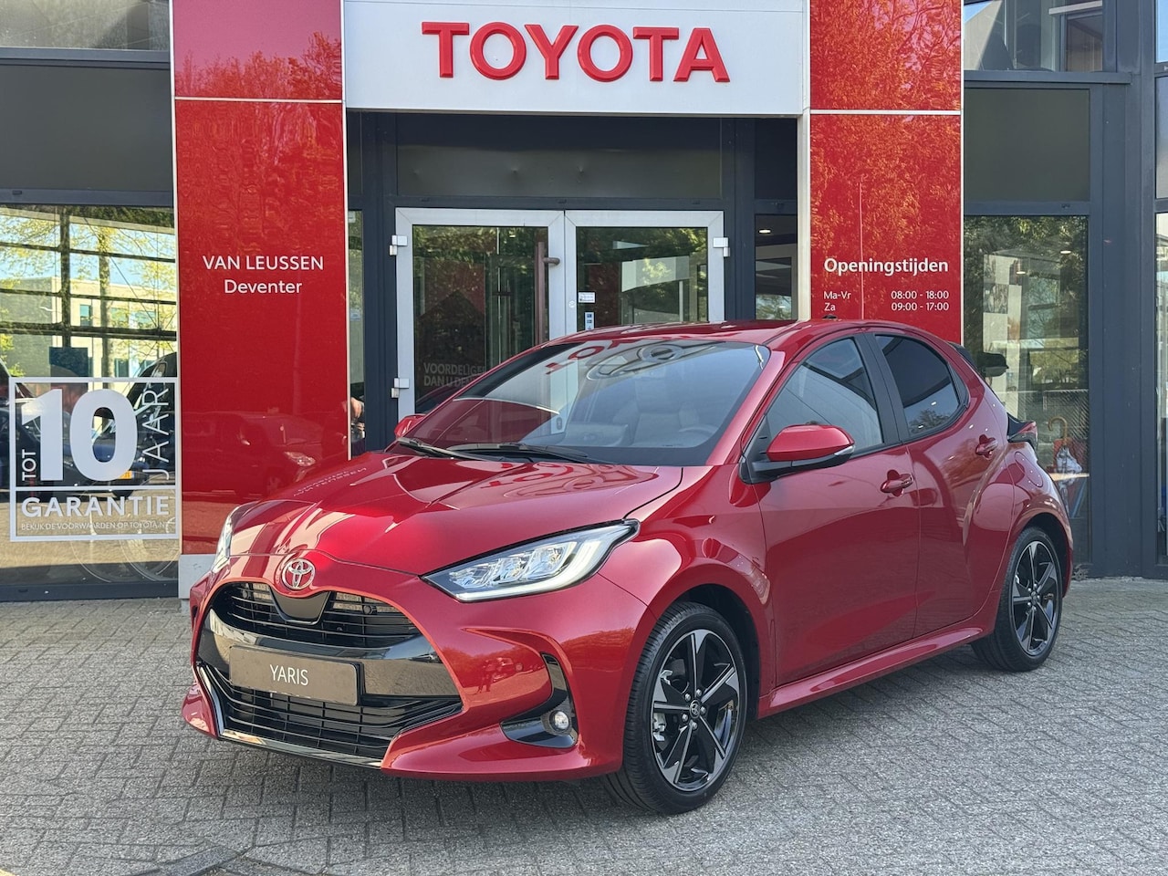 Toyota Yaris - 1.5 Hybrid 130 Executive MET € 2.900,- INRUILKORTING DIRECT UIT VOORRAAD LEVERBAAR!!! - AutoWereld.nl