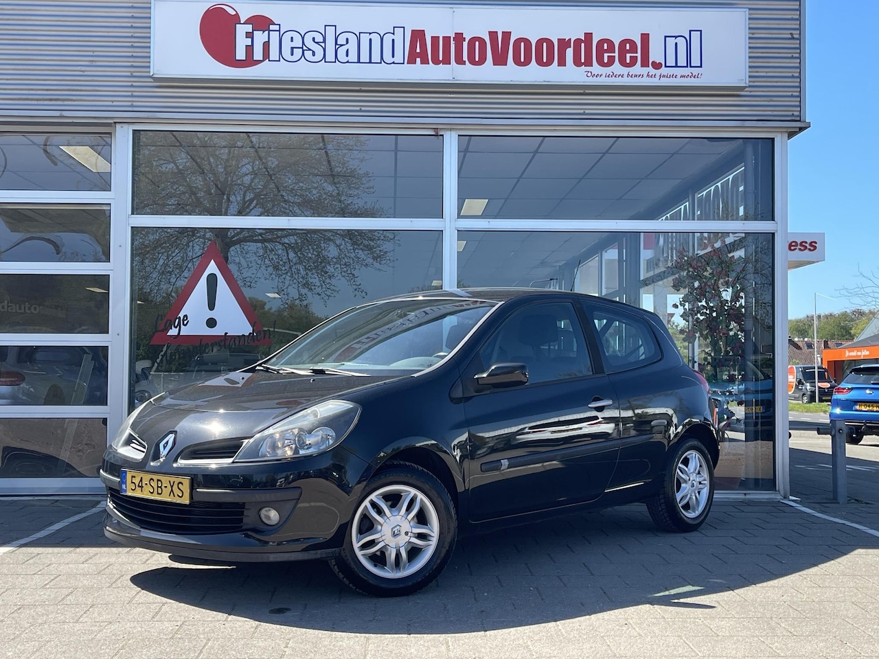 Renault Clio - 1.2-16V Team Spirit /distr. verv. 17-11-2025/LMV/APK 04-2027/ - AutoWereld.nl