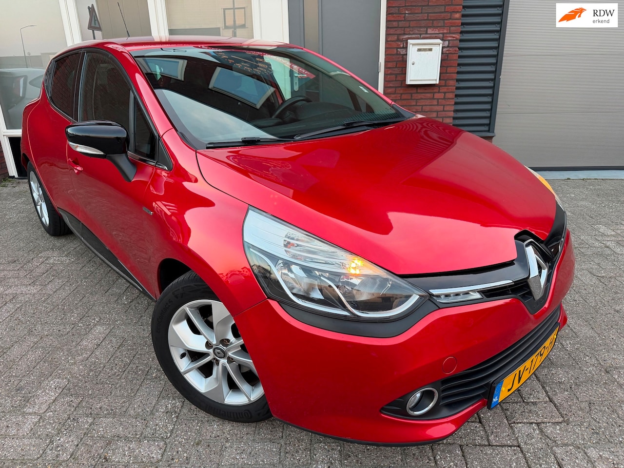 Renault Clio - 0.9 TCe Eco2 Limited / Navi / PDC / Airco / LM / NAP - AutoWereld.nl