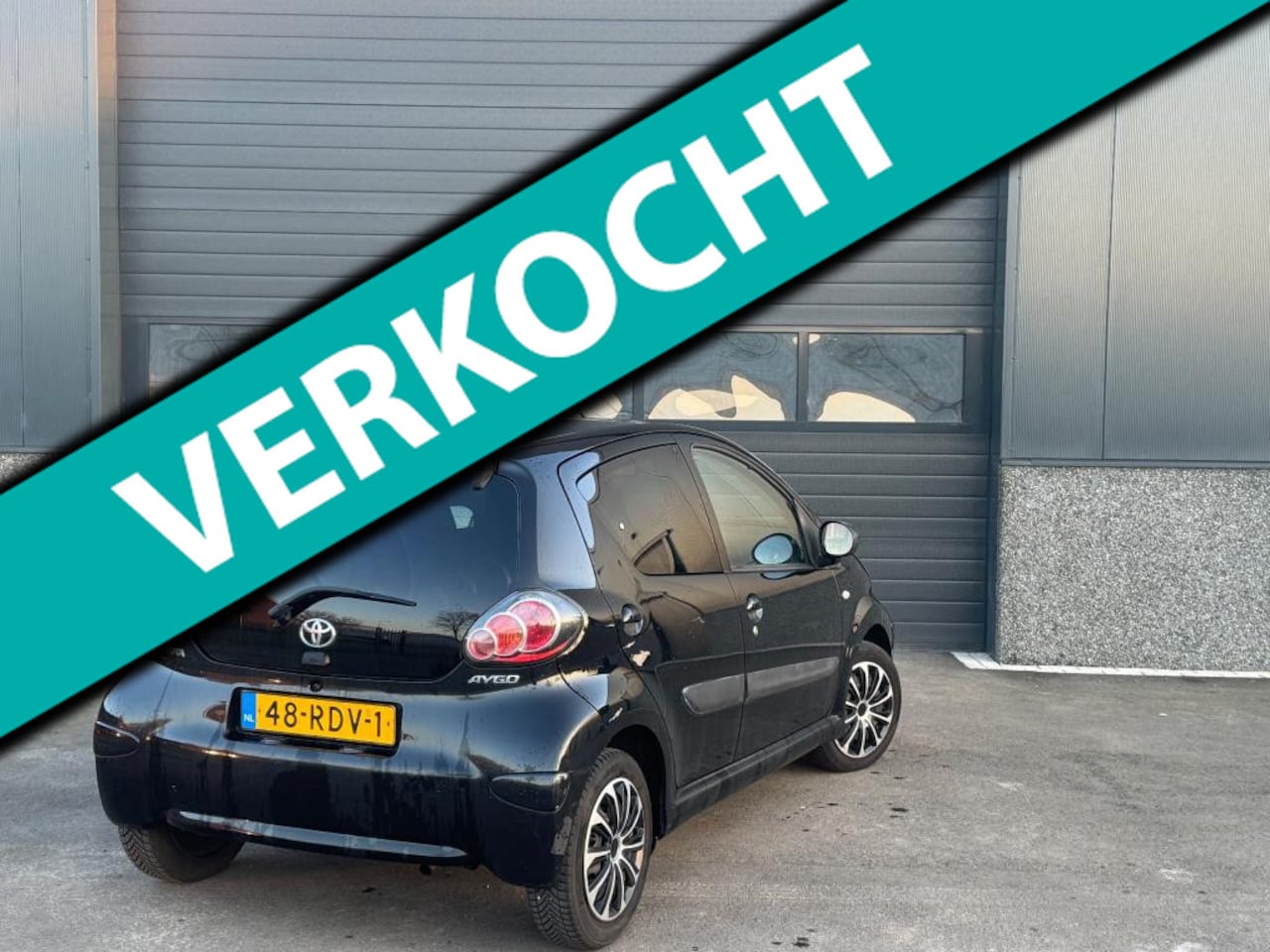 Toyota Aygo - Schuifdak + Dynamic Navigator - AutoWereld.nl