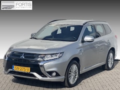 Mitsubishi Outlander - 2.0 PHEV S-Edition PANODAK | LEDER | TREKHAAK