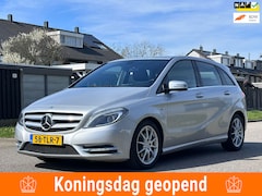 Mercedes-Benz B-klasse - 180 Ambition Automaat*Leder*Navigatie*Cruise*NAP*Airco*Xenon*LM velgen