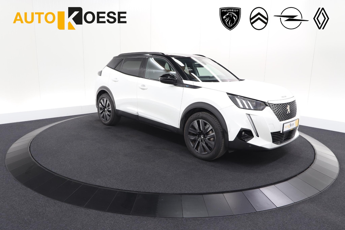 Peugeot e-2008 - EV GT 50 kWh | 11 KW Laadfunctie   | Pack Winter | Alcantara | Navigatie | Camera - AutoWereld.nl