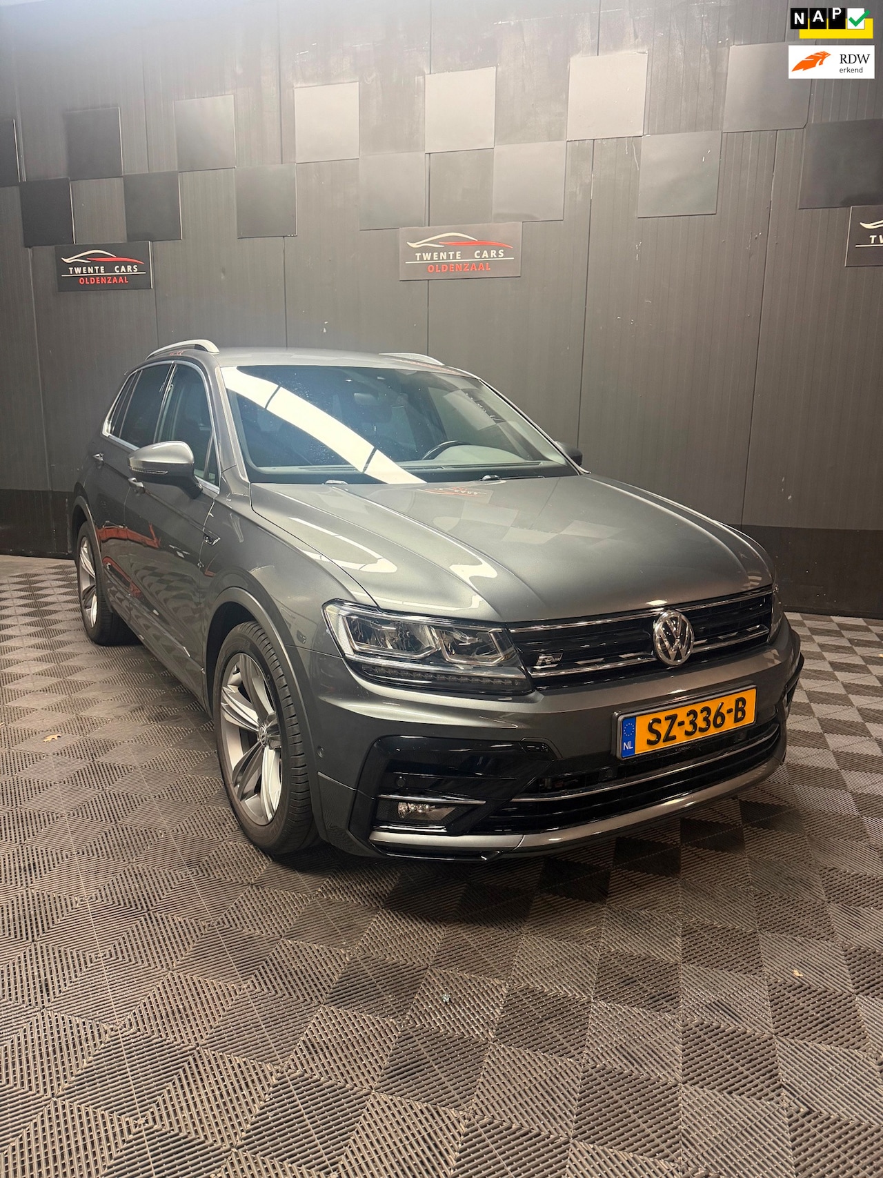 Volkswagen Tiguan - 1.4 TSI Highline Business R | Carplay | Camera | Navi | - AutoWereld.nl
