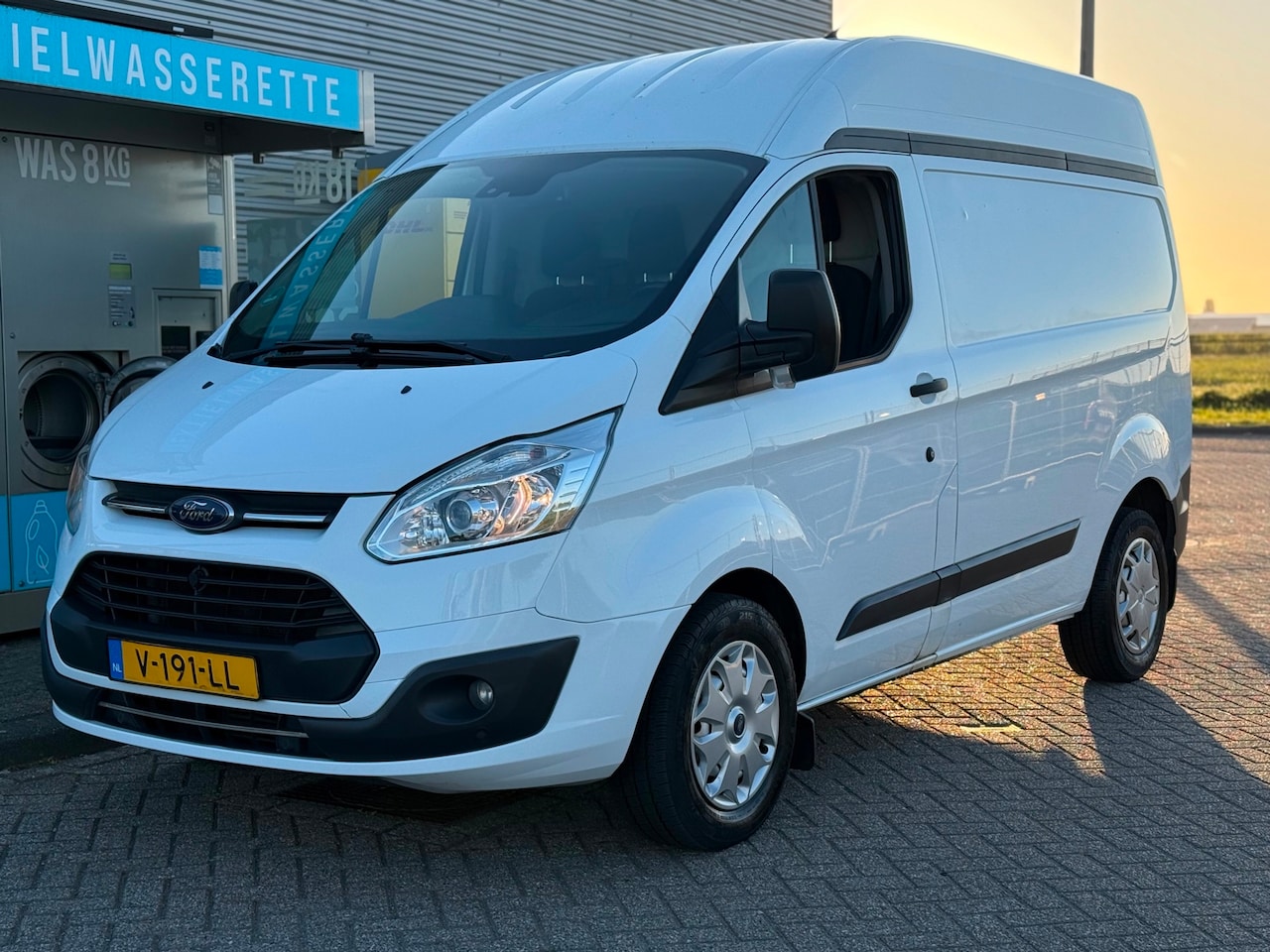 Ford Transit Custom - 290 2.0 TDCI L1H2 Bj 2018 Automaat Airco PDC camera - AutoWereld.nl