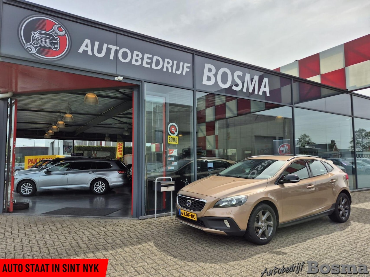 Volvo V40 Cross Country - 1.6 T4 Momentum 1.6 T4 Momentum - AutoWereld.nl