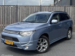 Mitsubishi Outlander - 2.0 PHEV Instyle+/BTW-auto/Navi/Pano/