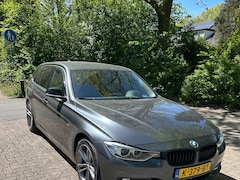 BMW 3-serie Touring - 320i xDrive High Executive