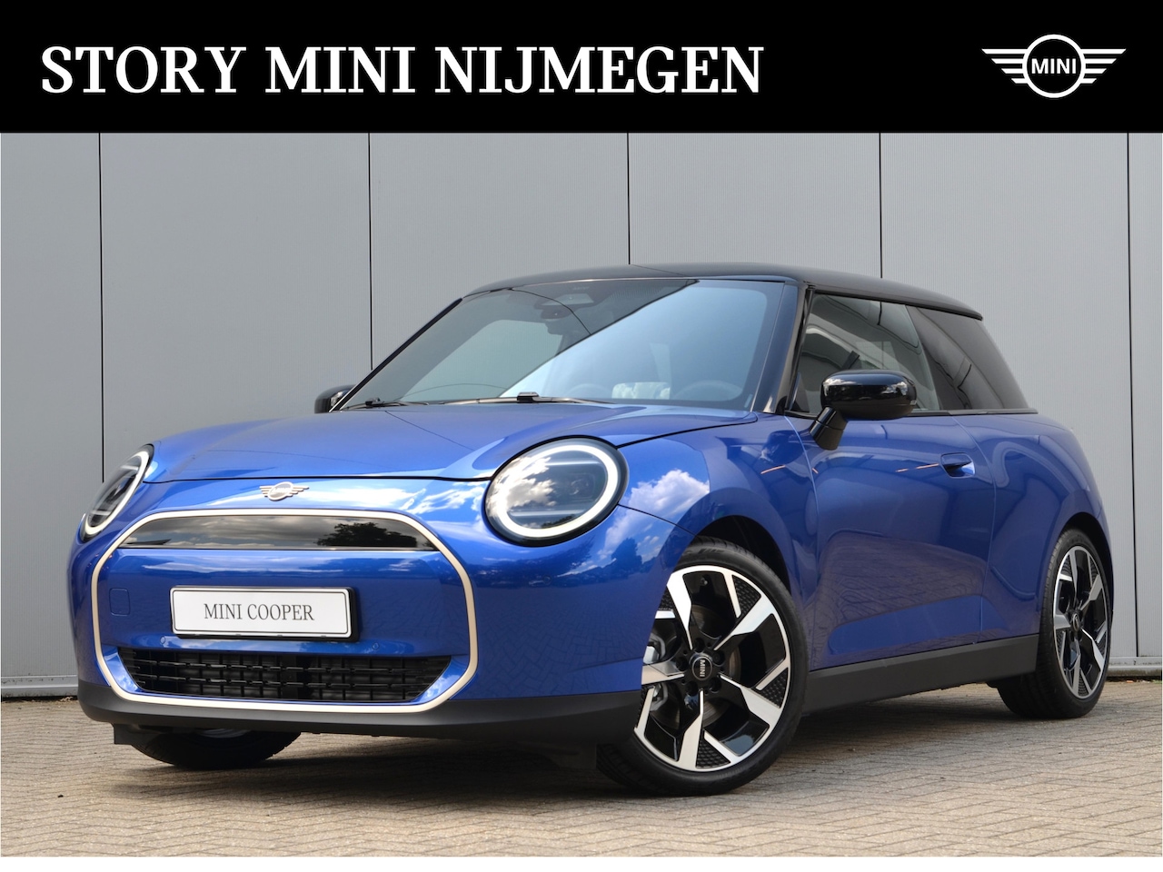 MINI Cooper - Hatchback E / Favoured Trim / Pakket M / 18 inch Slide Spoke 2-tone - AutoWereld.nl