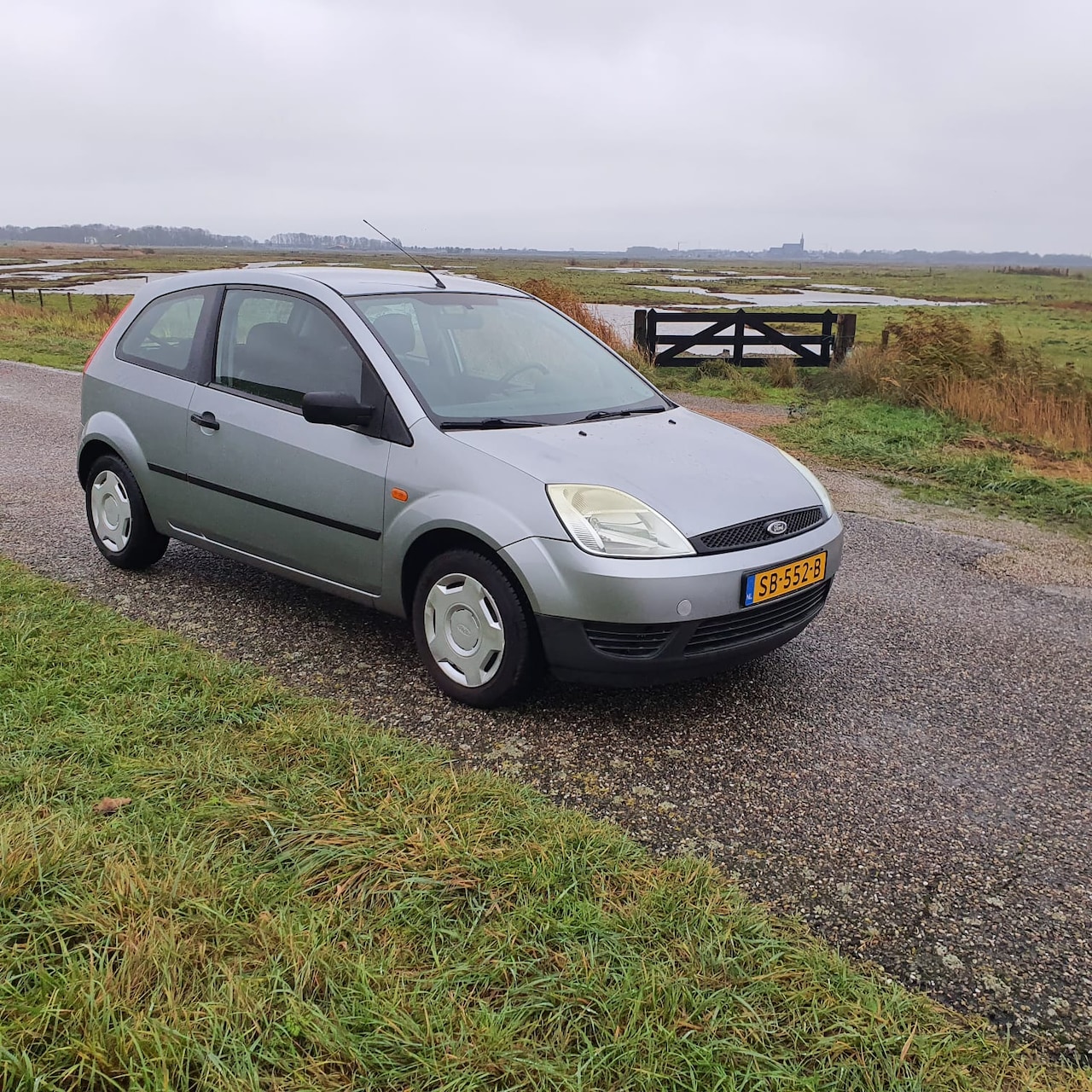 Ford Fiesta - 1.4-16V Ambiente - AutoWereld.nl