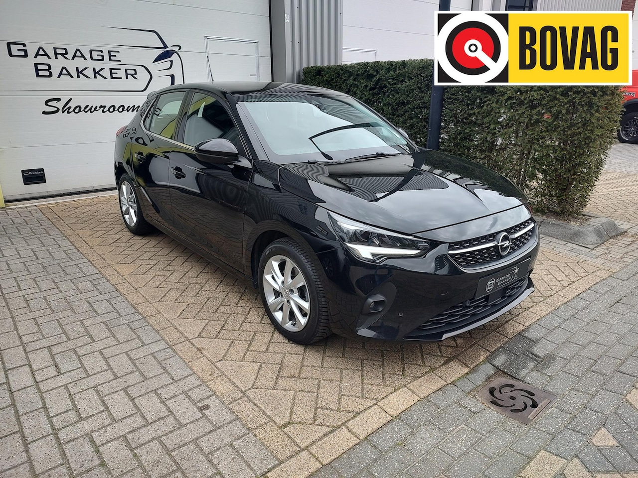 Opel Corsa - 1.2 Ultimate Automaat Panoramadak Adaptic-Cruise Camera Digitaal-Dashboard Navigatie Carpl - AutoWereld.nl
