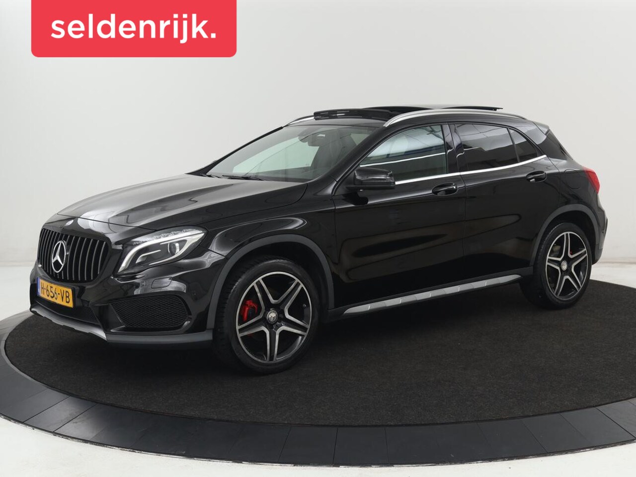 Mercedes-Benz GLA-Klasse - 200 AMG Line | Panoramadak | Stoelverwarming | Leder/Alcantara | Bi-Xenon | Sportstoelen | - AutoWereld.nl
