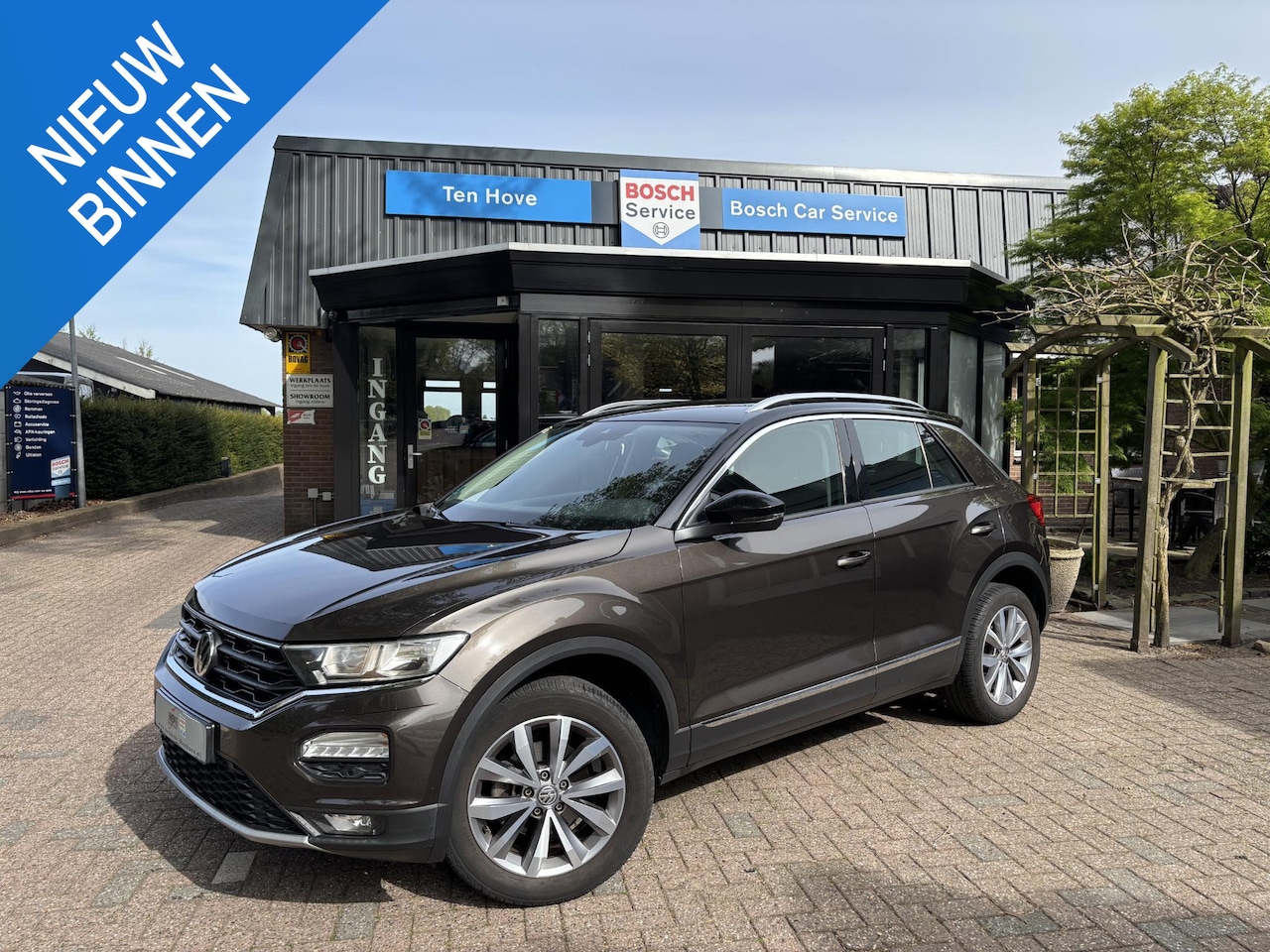 Volkswagen T-Roc - 1.5 TSI DSG Style|navi|Stoelver.|PDC|Zwart dak - AutoWereld.nl