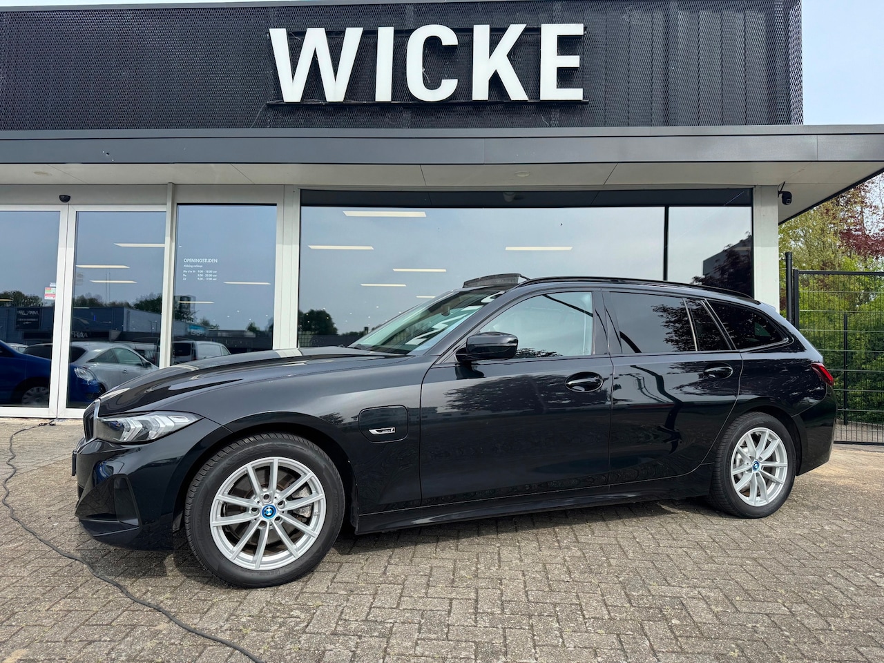BMW 3-serie Touring - 320e Panorama XDrive Leder LED Stoelverw. - AutoWereld.nl