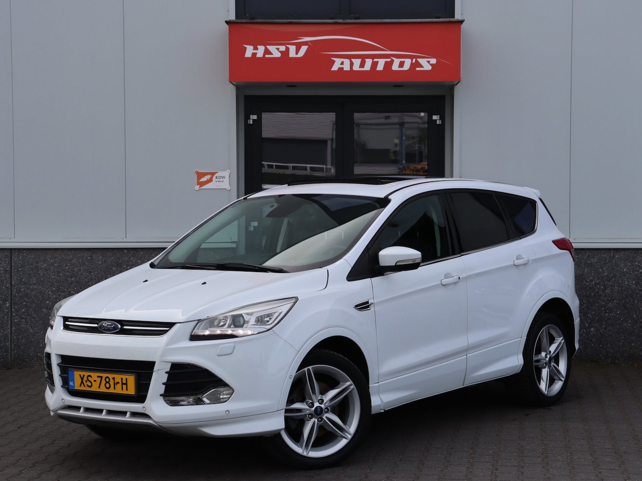Ford Kuga - 1.5 Titanium Styling Pack 4WD navi LM trekhaak - AutoWereld.nl