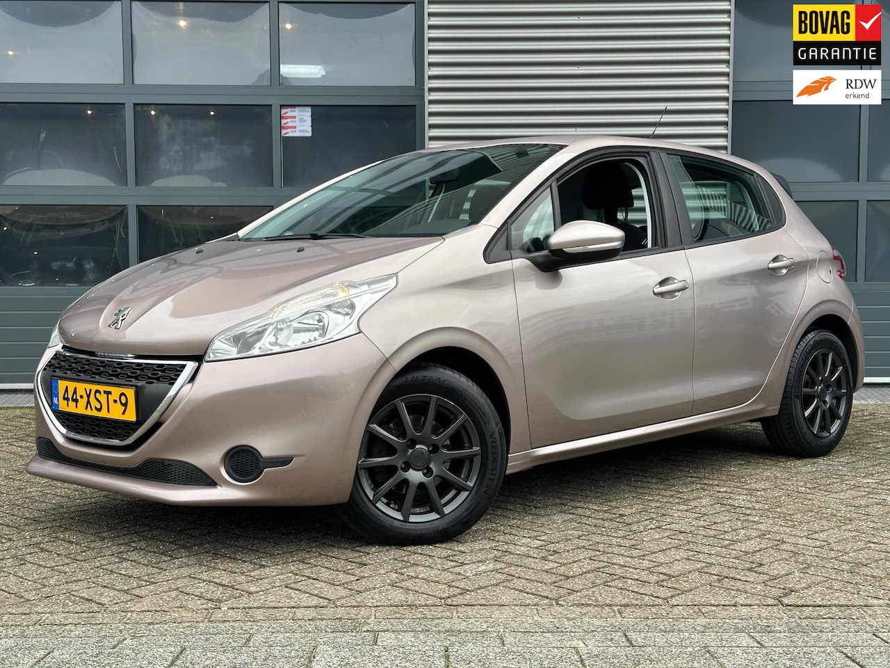 Peugeot 208 - 1.2 VTi Active | Navi | CRUISECR | Airco | Dealer onderhouden - AutoWereld.nl