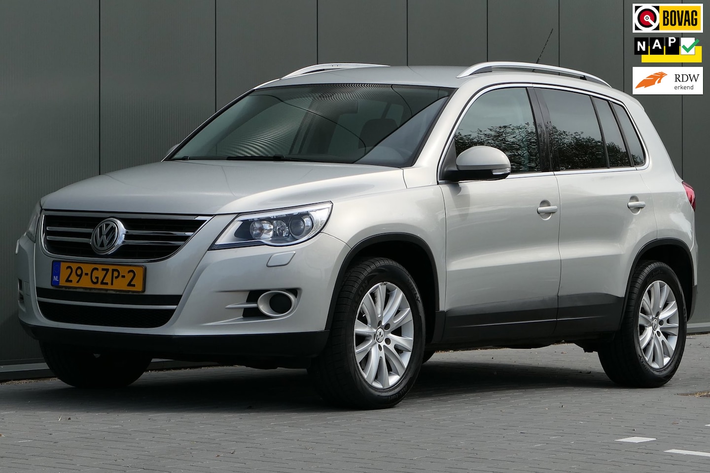 Volkswagen Tiguan - 2.0 TSI Sport&Style 4Motion NAP Youngtimer Leder Carplay Trekhaak - AutoWereld.nl