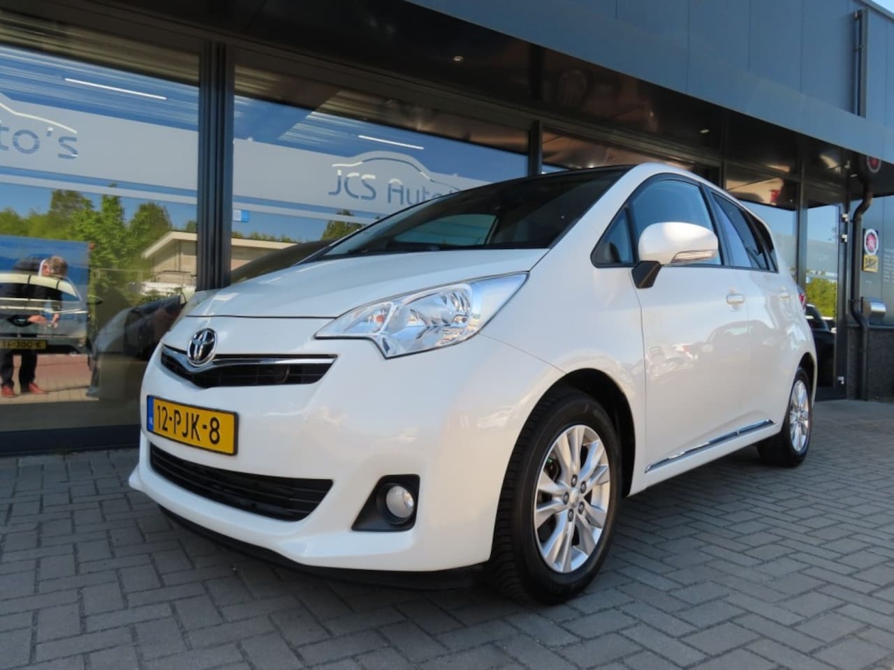 Toyota Verso S - 1.3 VVT-i Aspiration Ecc Pano Camera Trekhaak 2011 - AutoWereld.nl