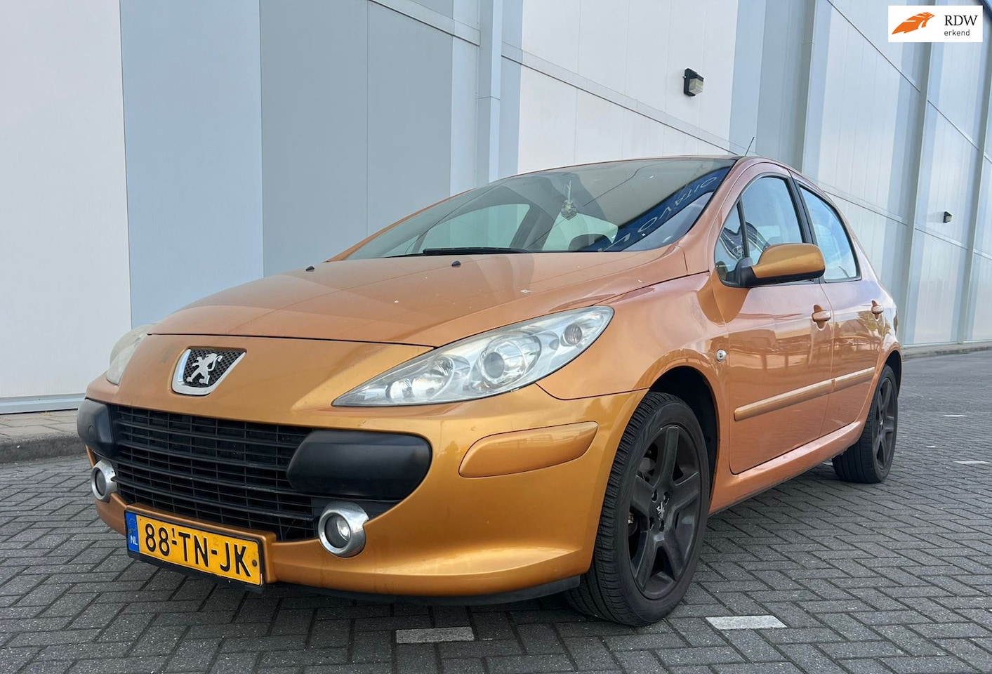 Peugeot 307 - 2.0-16V XSI CARPLAY NAVI CRUISE TREKHAAK - AutoWereld.nl