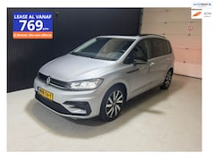 Volkswagen Touran - 1.5 TSI R-Line/pano/keyles/trekhaak