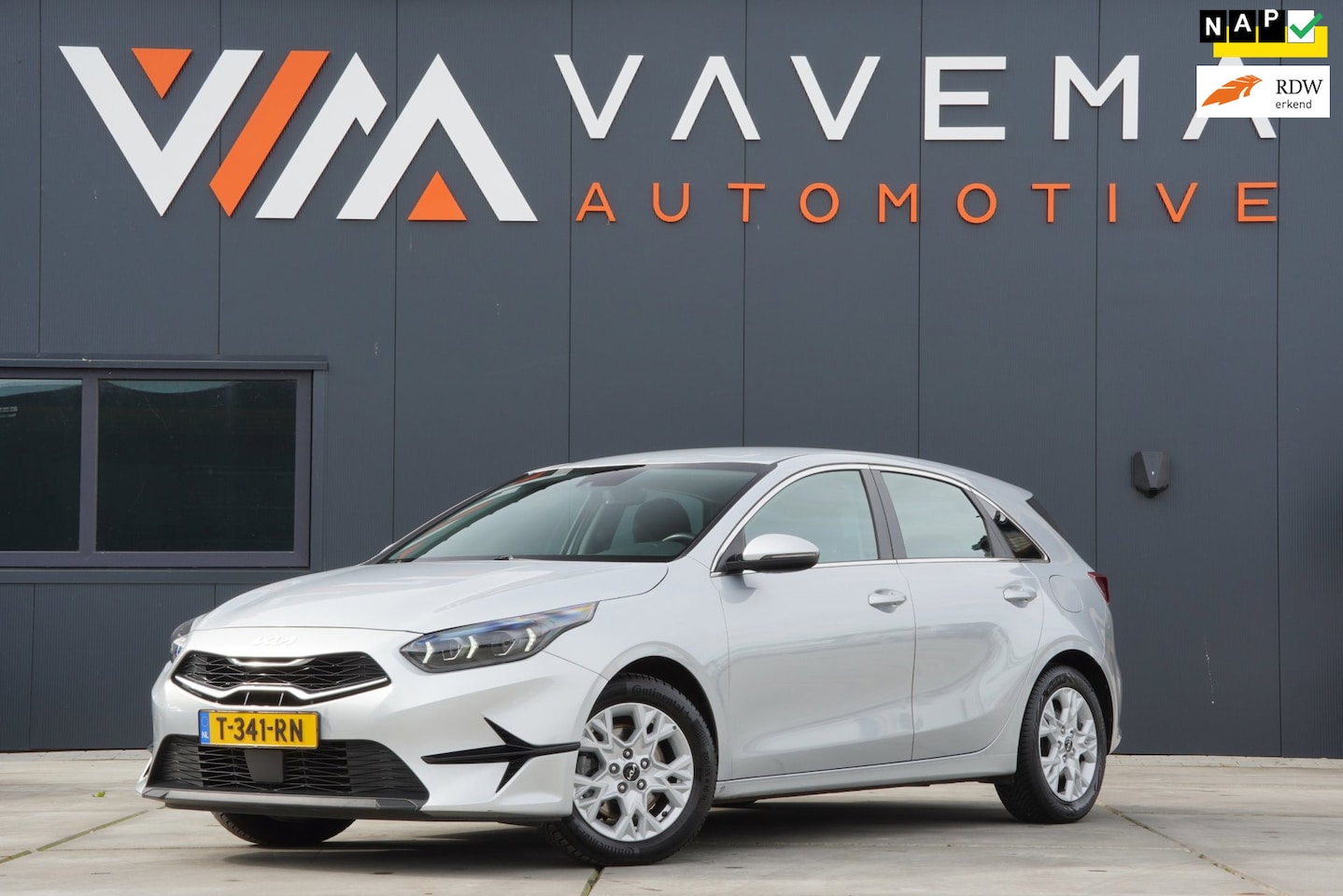 Kia Cee'd - Ceed 1.0 T-GDi DynamicLine 2023 Airco Clima Cruise control Camera 5 Deurs Hatchback - AutoWereld.nl