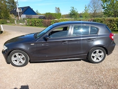 BMW 1-serie - 116i Executive Climat/Cruise Control! Navigatie! NW APK!