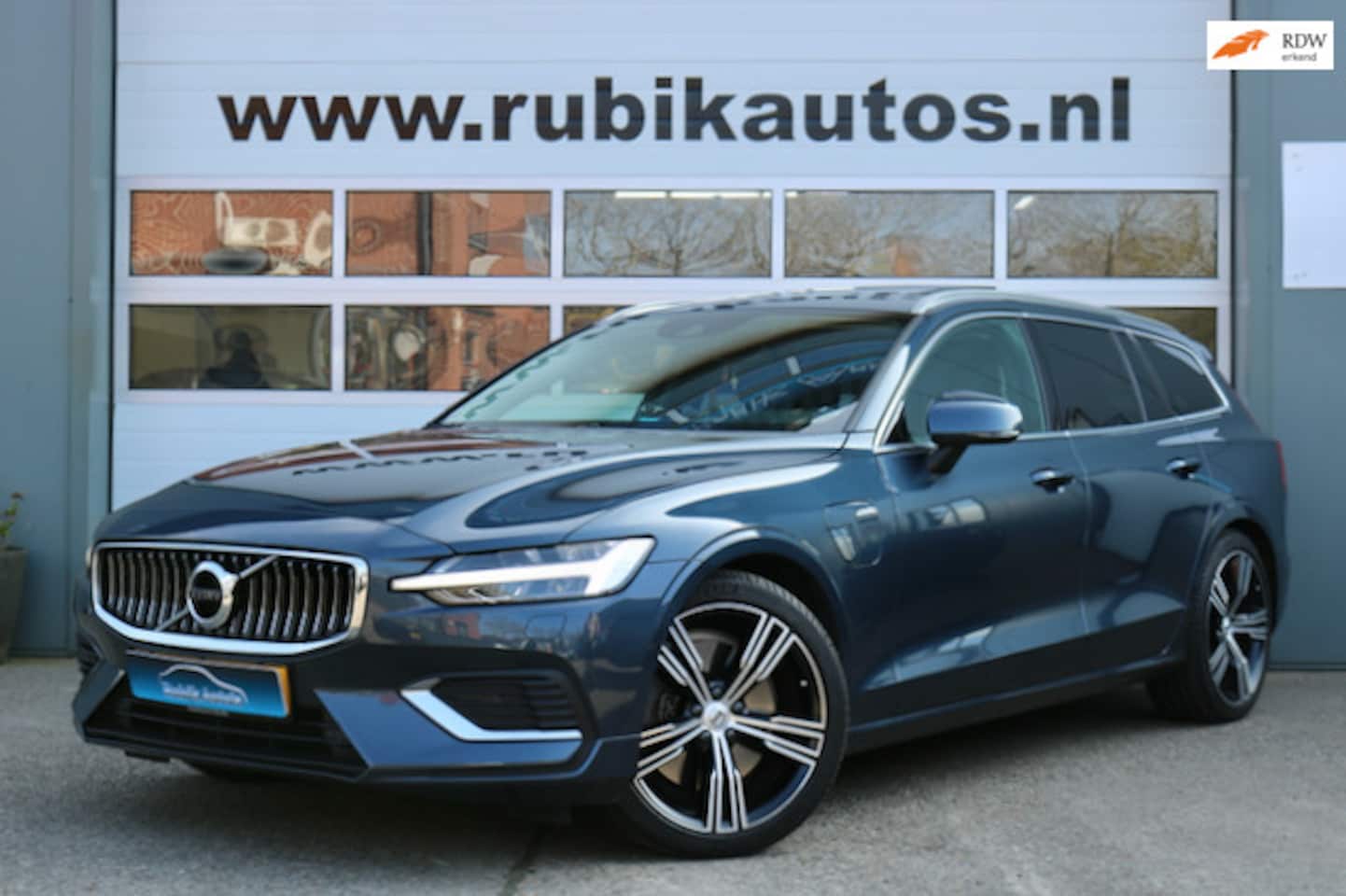 Volvo V60 - 2.0 T6 Recharge AWD Inscription|Pano|74.500 km's - AutoWereld.nl