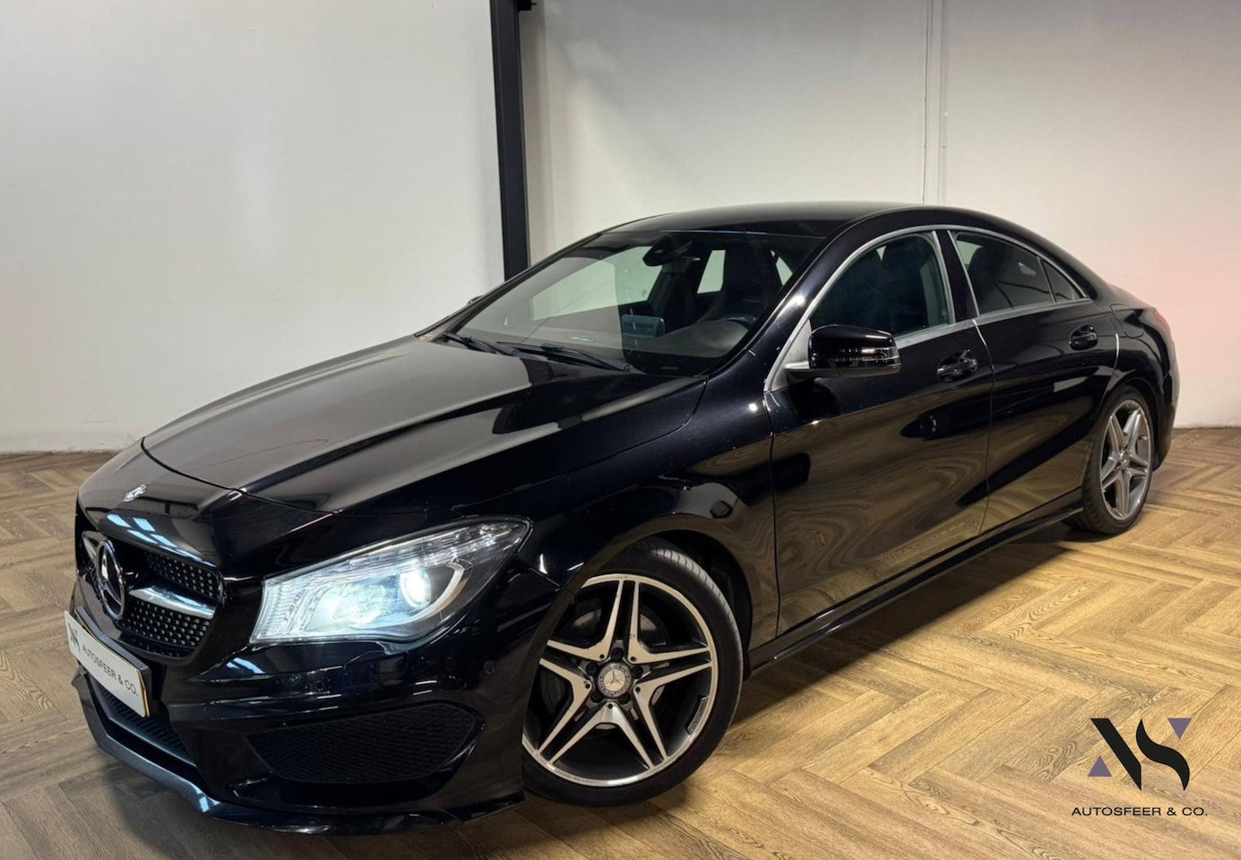 Mercedes-Benz CLA-Klasse - 180 Ambition NAVI PDC AMG - AutoWereld.nl