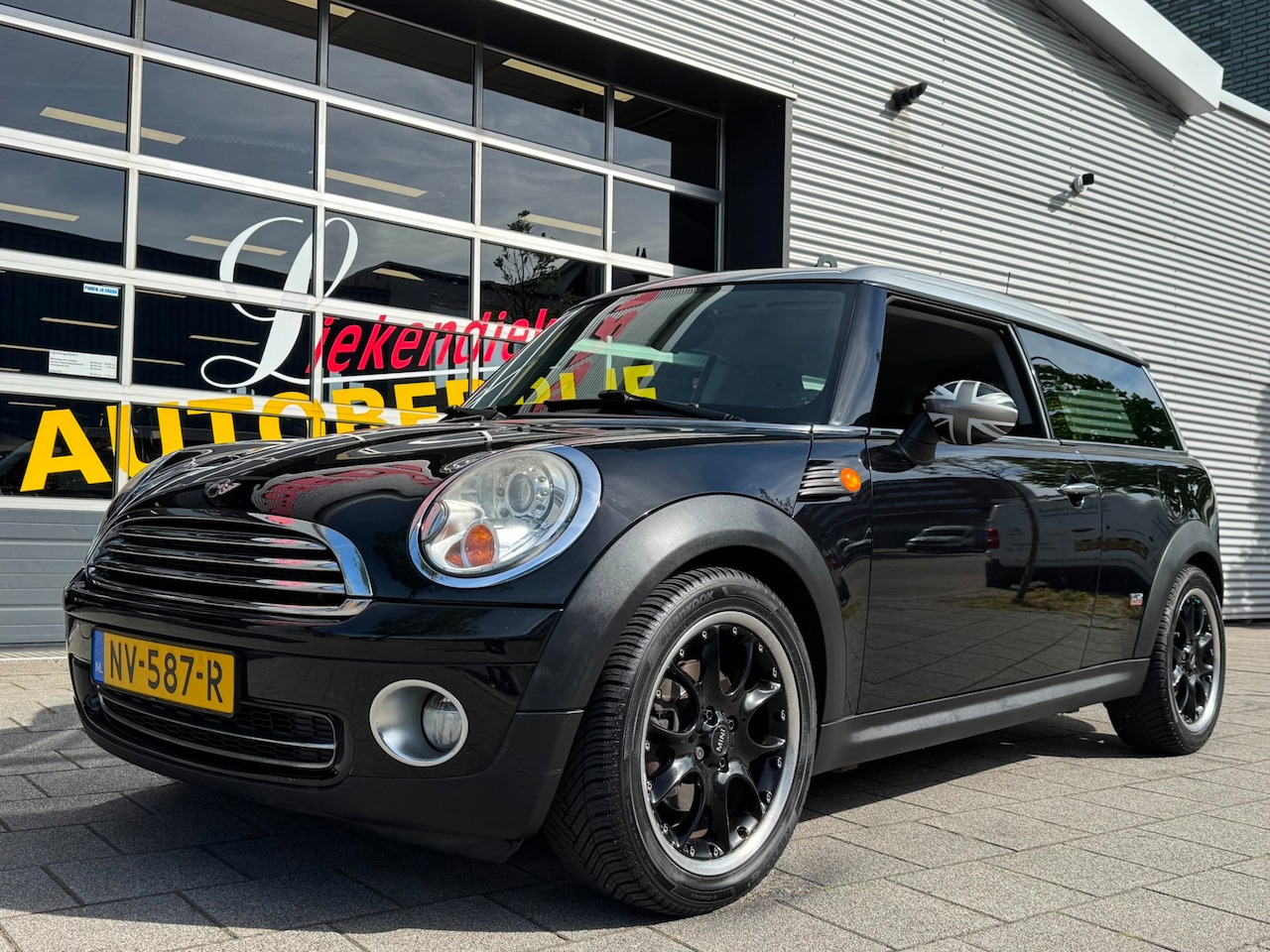 MINI Clubman - Mini 1.6 Cooper AUTOMAAT - Airco I Sport pakket I LED I 1/2 Leer I Dealer onderhouden - AutoWereld.nl