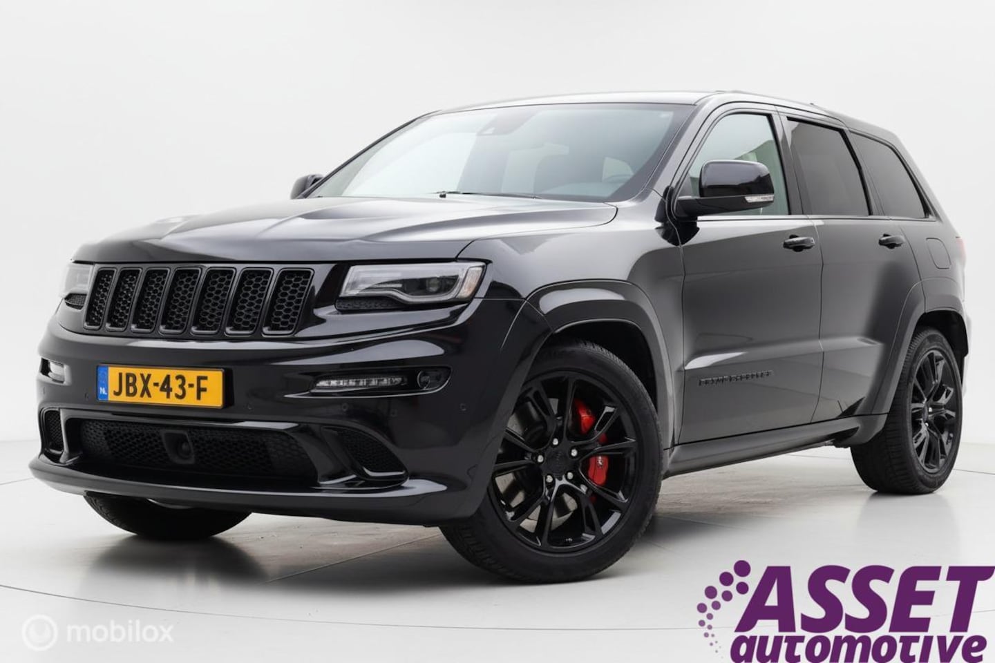 Jeep Grand Cherokee - 6.4 V8 Hemi SRT adaptive cruise | pano - AutoWereld.nl