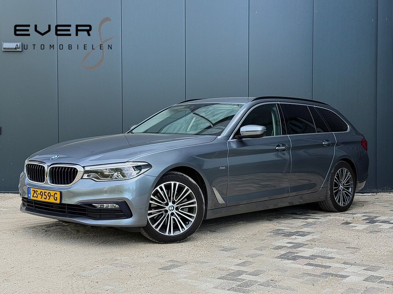 BMW 5-serie Touring - 520d High Executive 520d High Executive, Sport/Line, Keyless, Lane/Assist, Leder, Elektrische/Stoelen, Stoelve - AutoWereld.nl