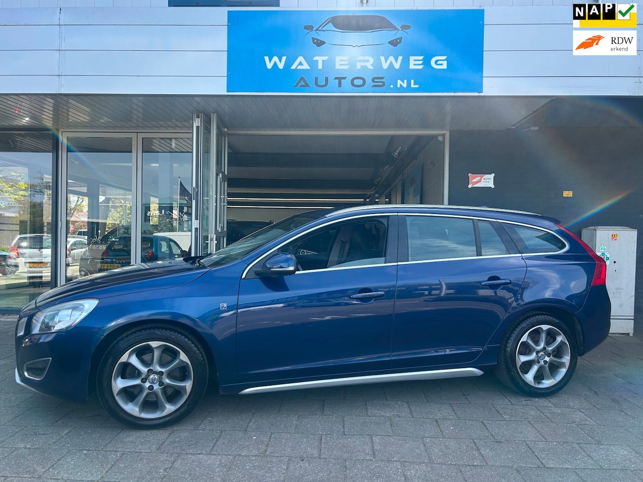 Volvo V60 - 1.6 T4 Ocean Race CRUISE CONTROL|NAVI|LEDER - AutoWereld.nl
