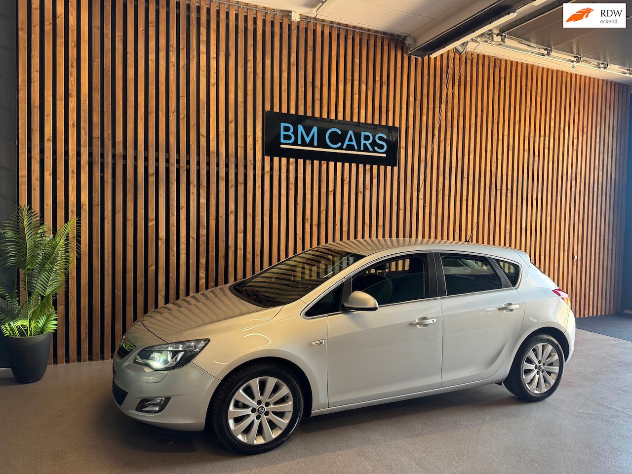 Opel Astra - 1.6 Edition AUTOMAAT,Airco,Xenon - AutoWereld.nl