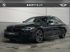 BMW 5-serie - 530e M-Sport | M-Stoelen | Schuifdak | Alcantara hemel | Head Up | Harman Kardon