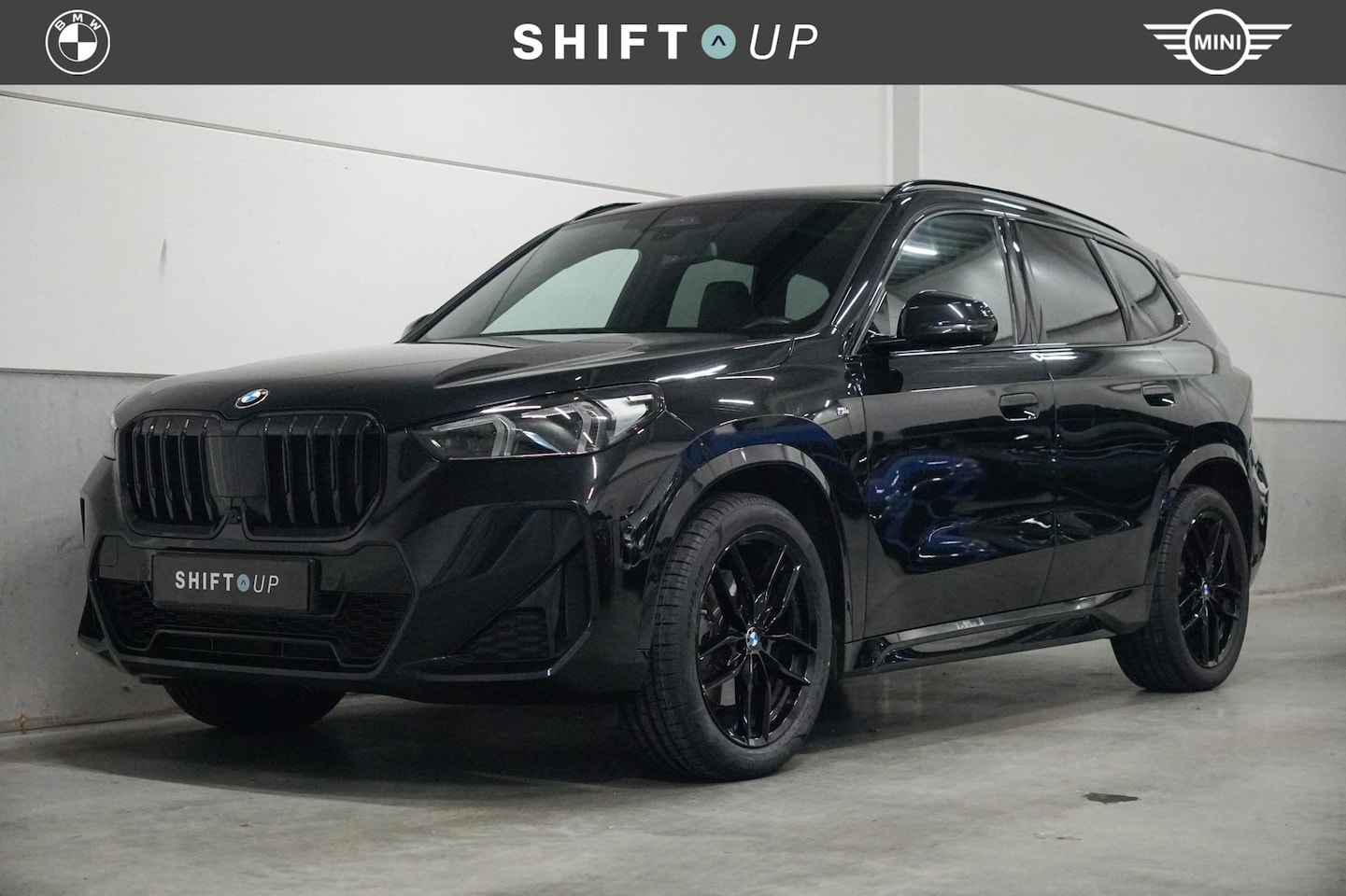 BMW X1 - sDrive20i M-Sport | Panoramadak | Harman Kardon | Head Up - AutoWereld.nl
