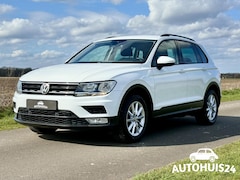 Volkswagen Tiguan - 1.4 TSI Connected Series 2017 TREKHAAK CLIMA PDC STOELVERWARMING