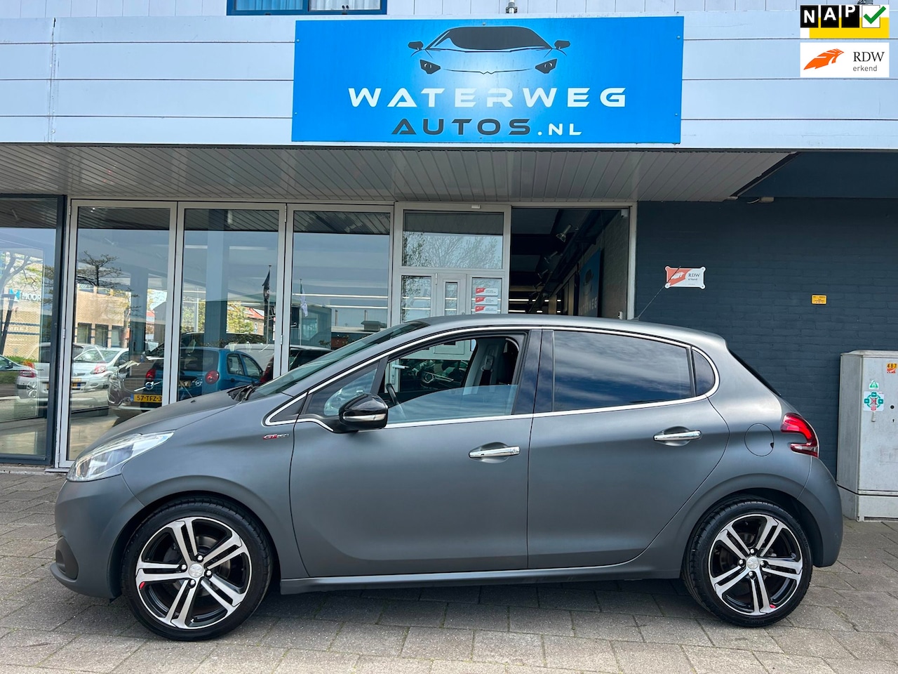 Peugeot 208 - 1.2 PureTech GT-line Camera/Navi/PDC/17"Lm velgen - AutoWereld.nl