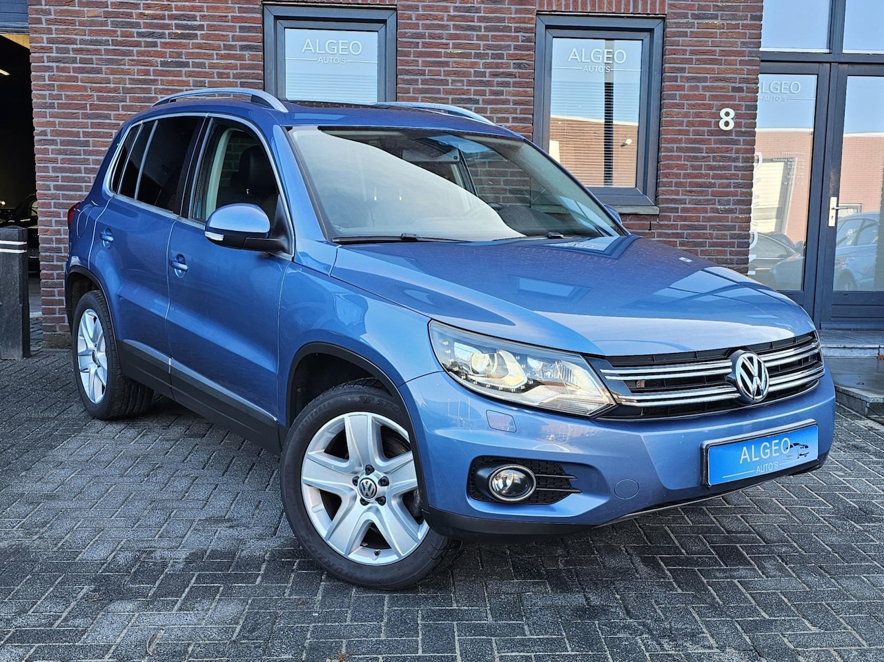 Volkswagen Tiguan - 2.0 TSI 4Motion Track&Style Offroad / 210PK / Leder / Pano / Xenon - AutoWereld.nl