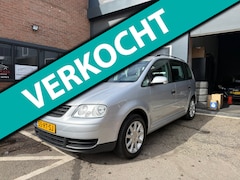 Volkswagen Touran - 1.6-16V FSI Business