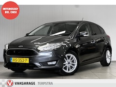Ford Focus - 1.0 Titanium/ Trekhaak/ 16'' LMV/ Camera/ Extra getint glas/ Apple + Android/ Navi/ Clima/