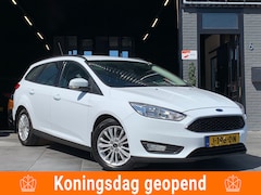 Ford Focus Wagon - 1.5 Titanium Edition|Automaat|Navi|Trekhaak