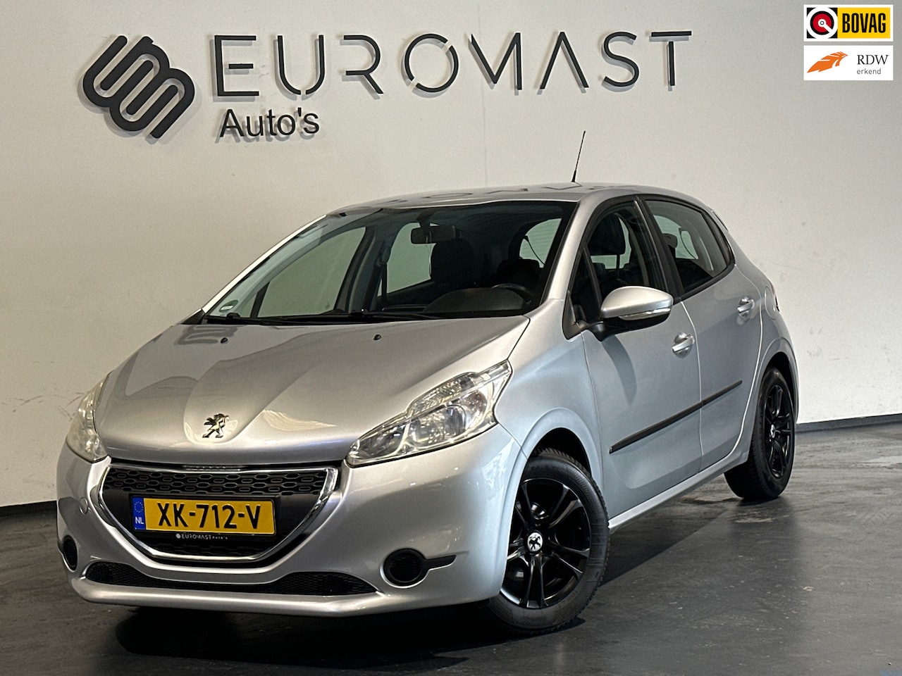 Peugeot 208 - 1.2 PureTech Active Automaat Airco Cruise Trekhaak Nieuwe Apk - AutoWereld.nl