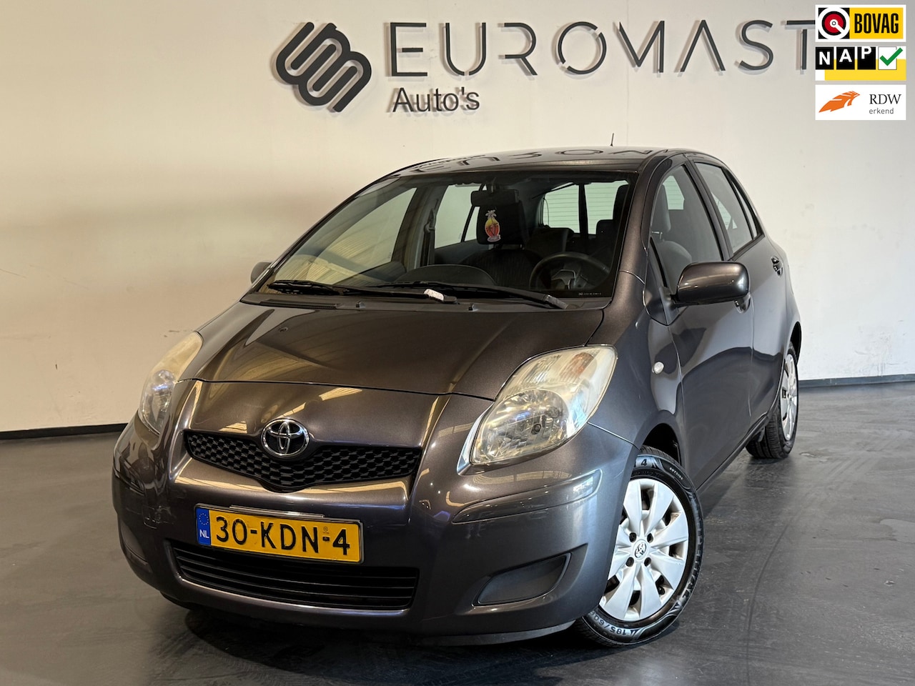 Toyota Yaris - 1.3 VVTi Aspiration Automaat Nieuwe Koppeling 5d Airco Trekhaak Nieuwe Apk - AutoWereld.nl